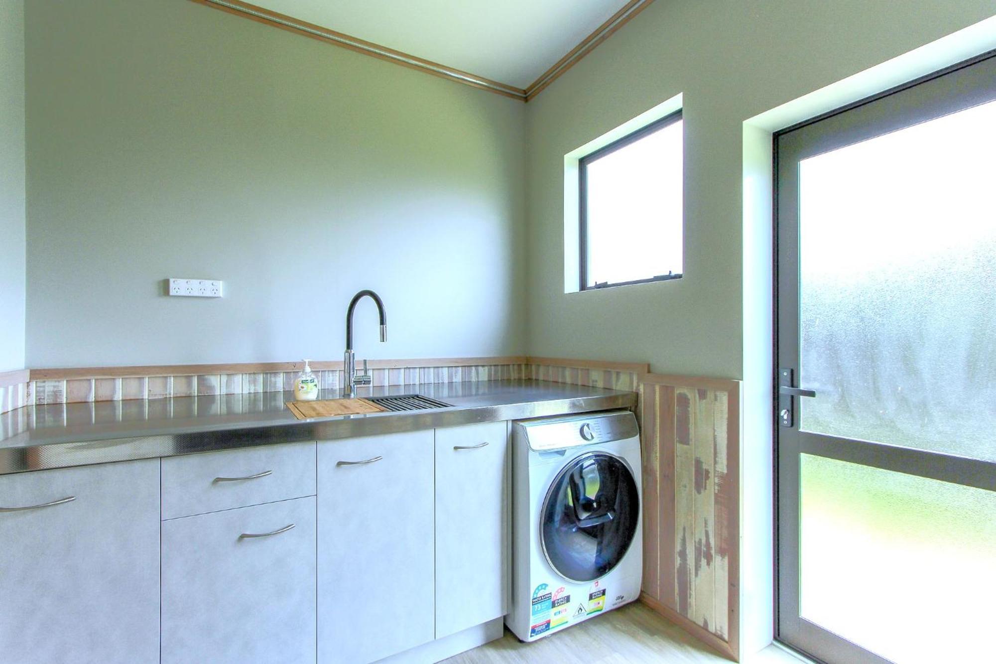 Spacious Retreat With Mountain View Rotorua Exterior foto